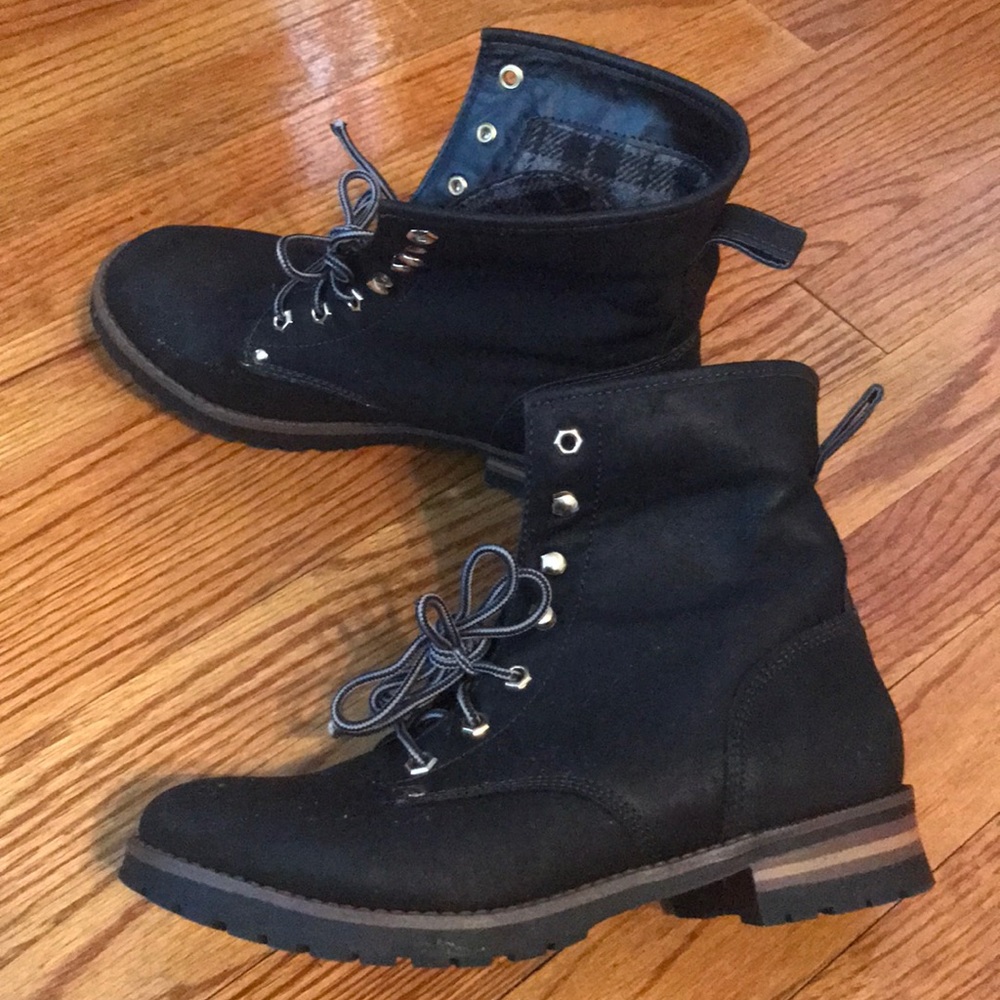 Black Delanie combat boots - Picture 3 of 4